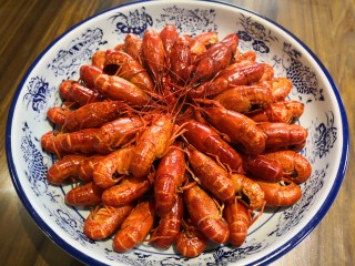 15、原味小龙虾,装盘。