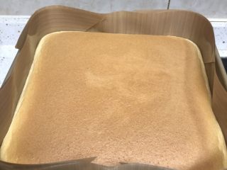 12、软软嫩嫩入口即化的古早蛋糕‼️(抖臀蛋糕⁉️),出炉啦!平整的表面,完美的上色,太美啦!