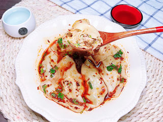 20、酸辣馄饨,来一口，酸酸辣辣味道美极了！