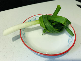 5、尖椒肥肠,加葱结