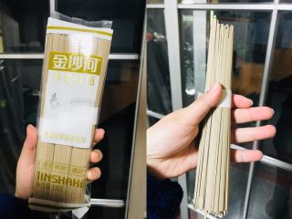 1、荞麦面,食材准备