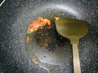 14、孜然土豆,下小米辣爆香