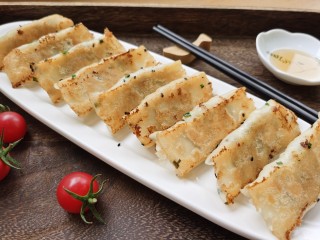 16、韭菜锅贴,喜欢的试试吧！