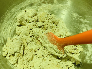 5、荞麦馒头,搅拌成絮状