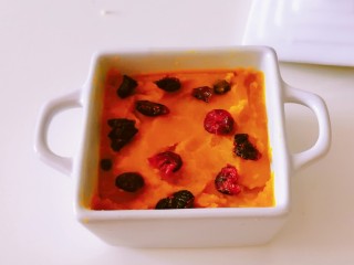 11、芝士焗南瓜,南瓜泥上面加放一层蔓越莓