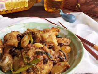 15、干葱豆豉鸡,完成。