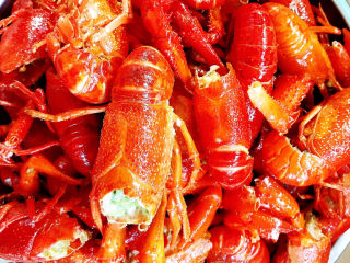 11、麻辣小龙虾,全部炸好了