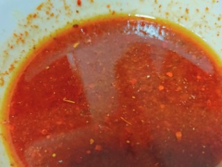 5、美味香辣大闸蟹,依据口味，调制好佐料