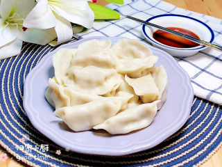 14、猪肉白菜水饺,一盘鲜美的猪肉白菜饺子就上桌了！