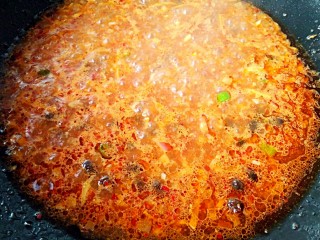 10、开心花甲――味美颜高满足嘴巴的“虚荣心”,大火煮至汤浓郁。