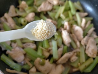 10、孜然鸡胸肉,少许鸡精