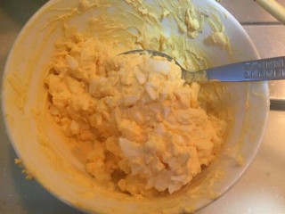 9、黄金焗虾-芝士焗虾,把他们混合在一起。