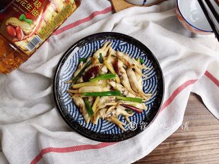 15、金牌葱姜巧烹蛏,完成。