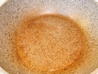 7、鸡蛋腊肠炒潮州米粉,冷锅热油