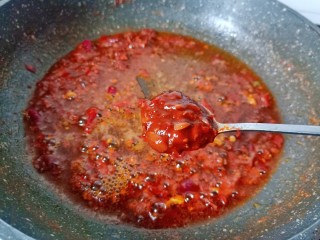 8、香辣皮皮虾,加两勺黄豆酱。