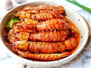 16、香辣皮皮虾,香辣的酱香皮皮虾才过瘾。