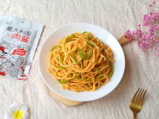 14、肉酱炒面,简单快手的肉酱炒面。