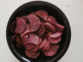 5、紫薯小馒头,好啦，完全熟透。