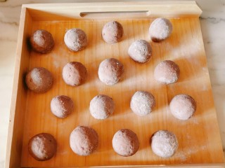 14、紫薯小馒头,依次全部做好，再次饧发。