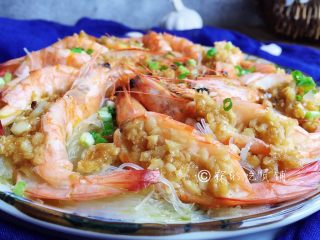 15、蒜蓉粉丝蒸大虾,完成。