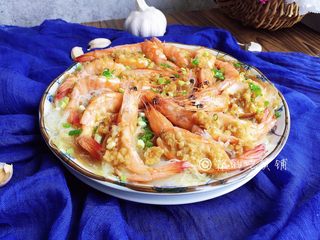 16、蒜蓉粉丝蒸大虾,完成。