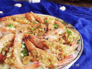 17、蒜蓉粉丝蒸大虾,完成。