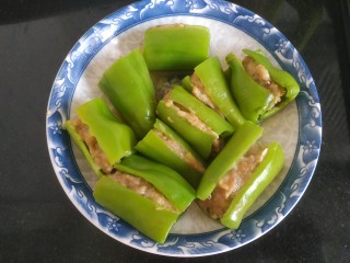 8、尖椒酿肉,端出来就熟了