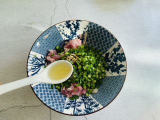 10、韭菜锅贴,花生油