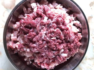 6、客家小吃：蒜苗粿（葫粄）➕菜头粄,猪肉切成细丁