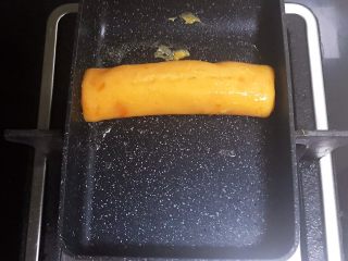 16、双色薯烧,卷起来即可