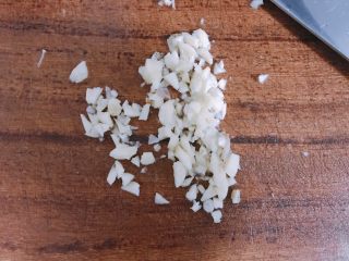 5、锡纸金针菇(烤箱版),切碎