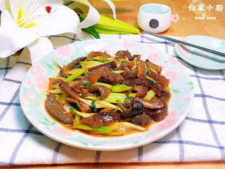 15、红烧海参,一道养生精品红烧海参就上桌了！