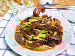 16、红烧海参,口感细腻顺滑，好吃极了！