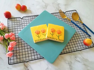 10、芝士面包片,简单快手的小花芝士三明治完成。
