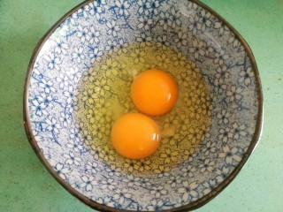 12、酱油炒面,打两个土鸡蛋