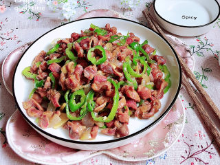 19、青椒炒鸡胗,扑鼻而来的香味，青椒炒鸡胗就上桌了！