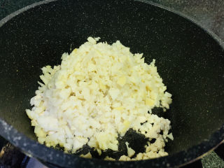 9、老北京炸酱面,加入笋，如果没有笋，加其他你想吃的辅料都可以