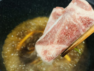 13、麻辣牛肉面,加牛肉卷；