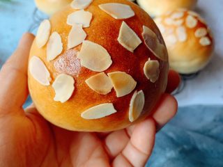 11、豆沙小餐包,忍不住吃一个