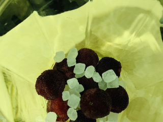 9、杨梅酒,加冰糖