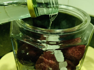 13、杨梅酒,一直反复，不要装满，然后倒入二锅头