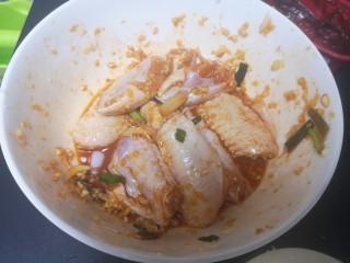 11、蒜香鸡翅,稍用小力抓均