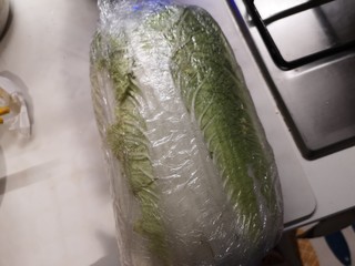 4、一碗素面当夜宵,准备大白菜。