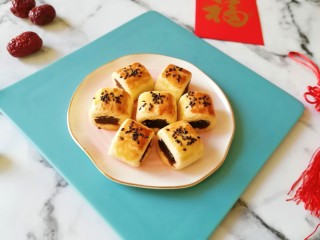 16、枣泥一口酥,满嘴都是枣泥和黄油的香甜味。