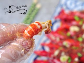 13、蒜香油泼小龙虾,虾肉Q弹紧。