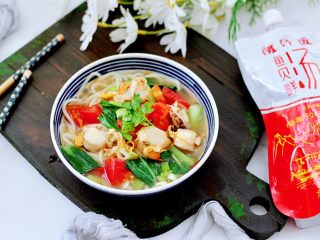 17、番茄扇贝鱼卤面,鲜香味浓郁，简直不要太好吃，我家挑食的宝宝都吃了满满的一大碗。