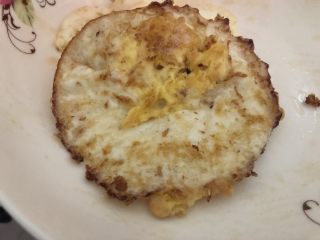 9、荷包蛋焖面,煎至金黄起锅