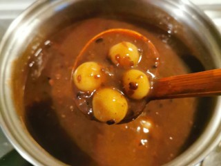 18、红豆汤圆,汤汁浓稠后关火出锅