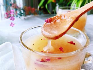 6、银耳玫瑰花羹,成品。