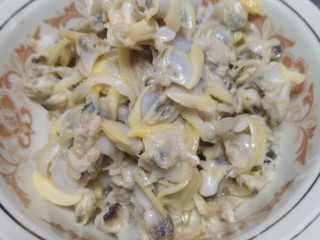 3、冬瓜蛤蜊汤,剥出蛤蜊肉